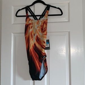 NWT Nike women’s suit